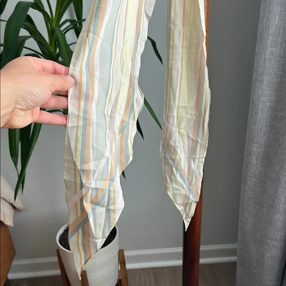 Liz Claiborne elegant scarf